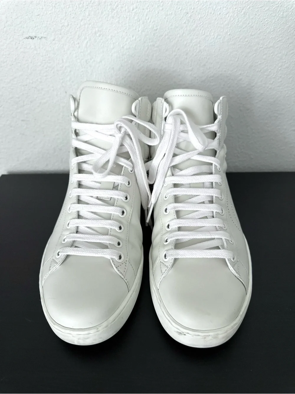 EUC Gucci Ace Interlocking G Logo White Leather High Top Sneakers